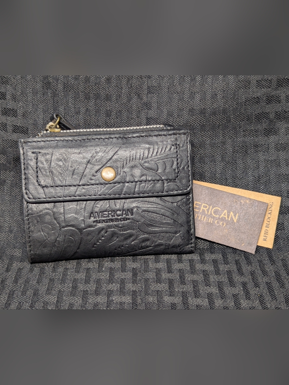 American Leather Company Hartford Bifold Wallet Tooled Black.